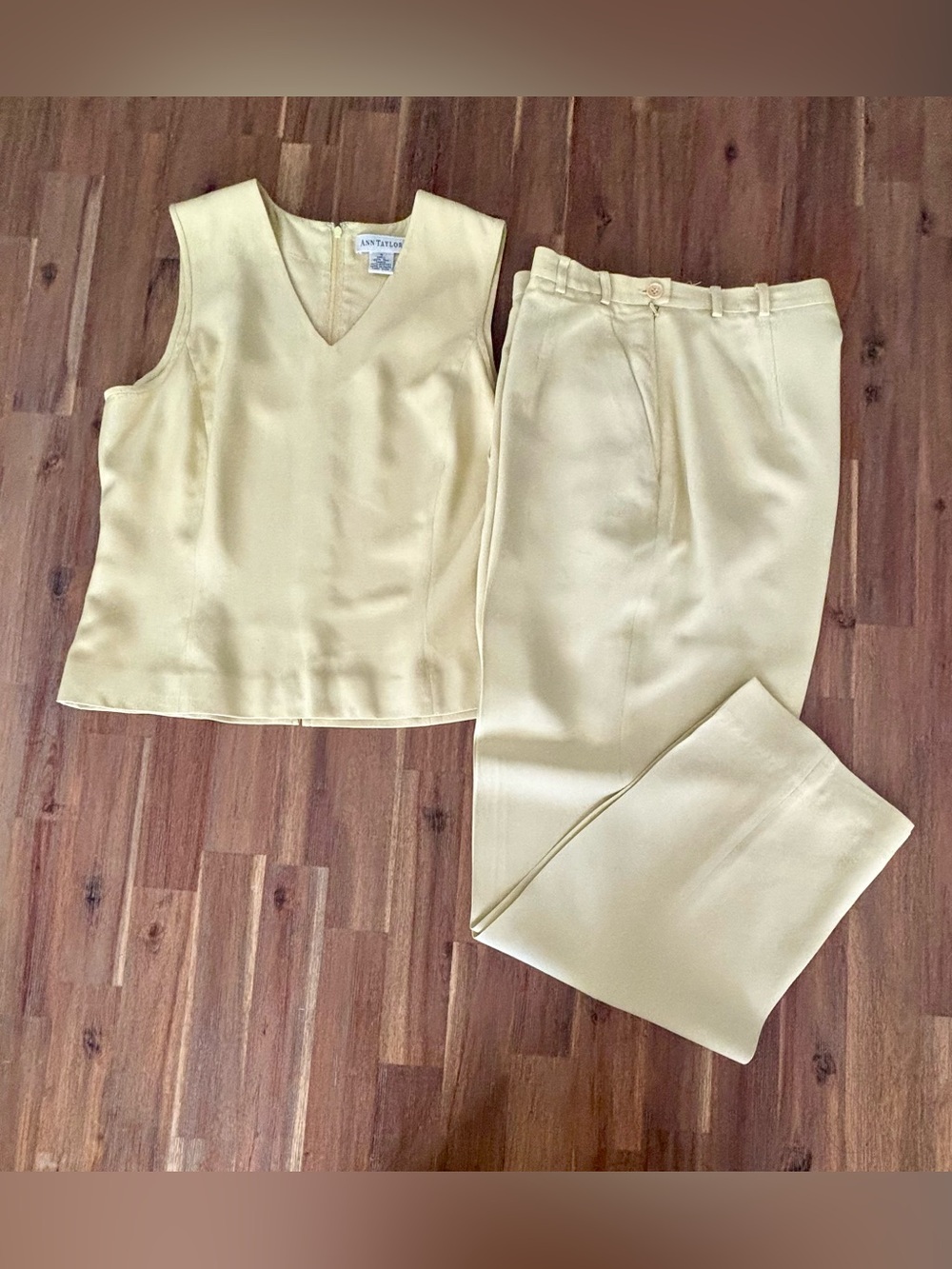 Ann Taylor Pale Yellow Sleeveless V-Neck Top & Matching Trousers Set - Picture 1 of 5